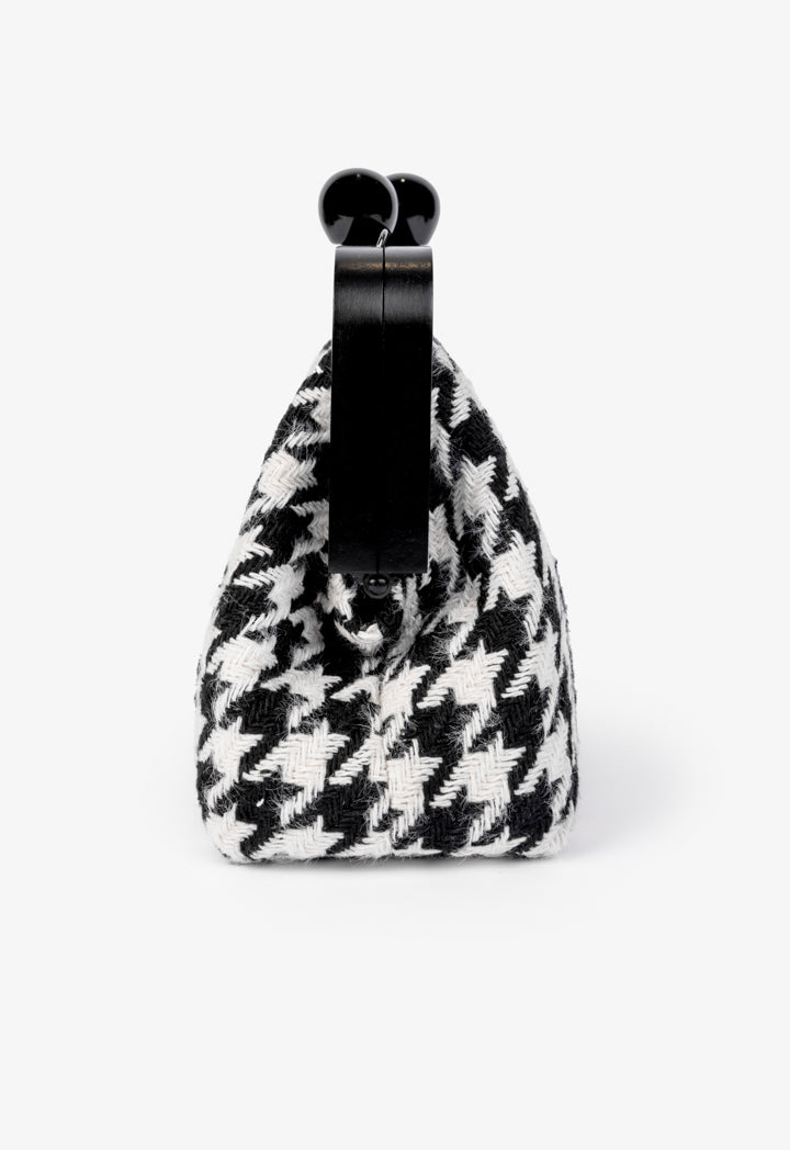 Choice Houndstooth Woven Clutch Black