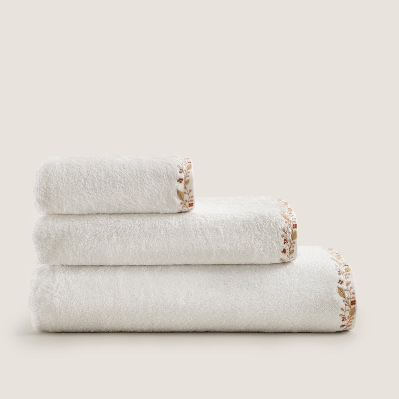 Chakra Bloom Bath Towel 85X150 Cm White