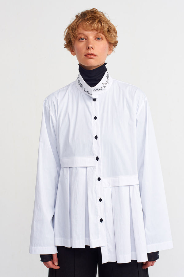 Nu Embroidered Collar Pleated Shirt Off White/Black