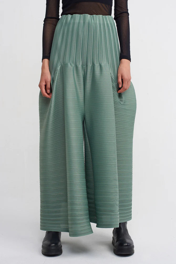 Nu High Waisted Pleated Trousers Green