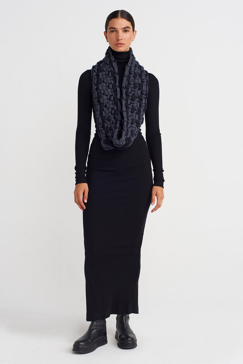 Nu Handcrafted Macramé Loop Scarf Black & Grey