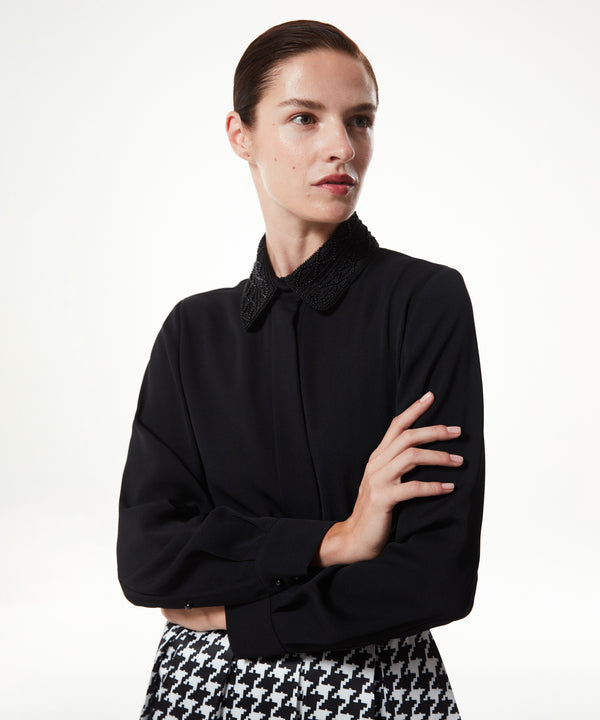 Machka Collar-Embroidered Crepe Shirt Black