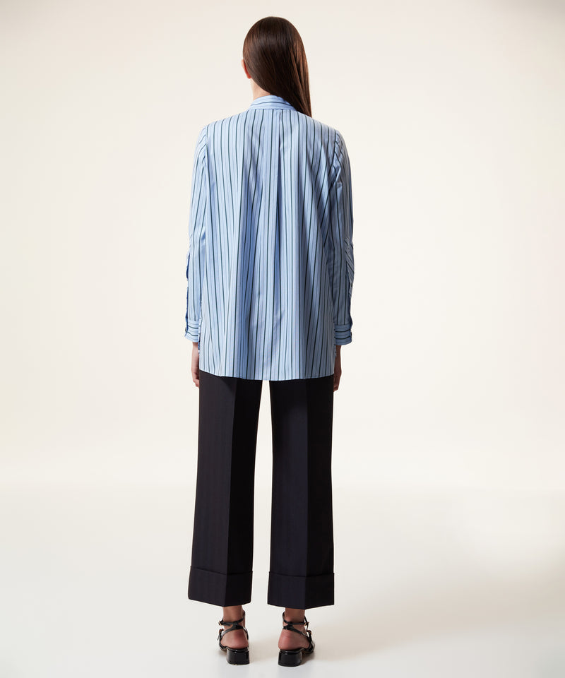 Machka Line Pattern Embroidered Shirt Blue