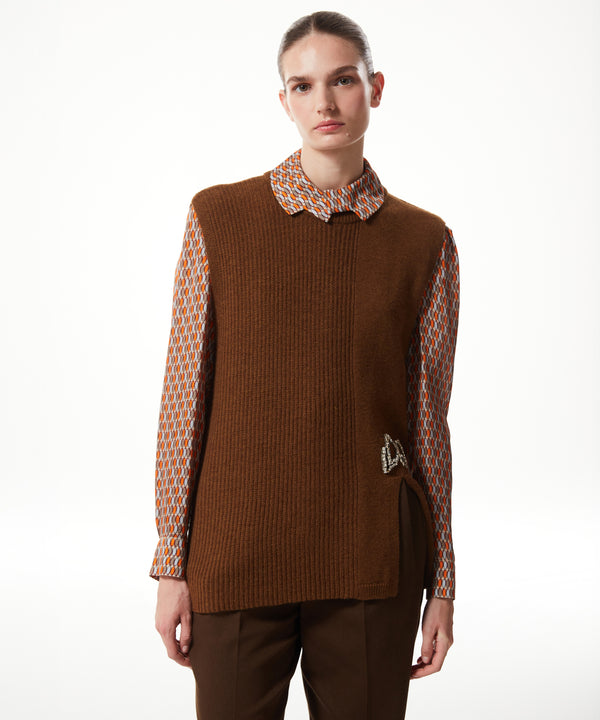 Machka Bow-Embroidered Wool Sweater Camel