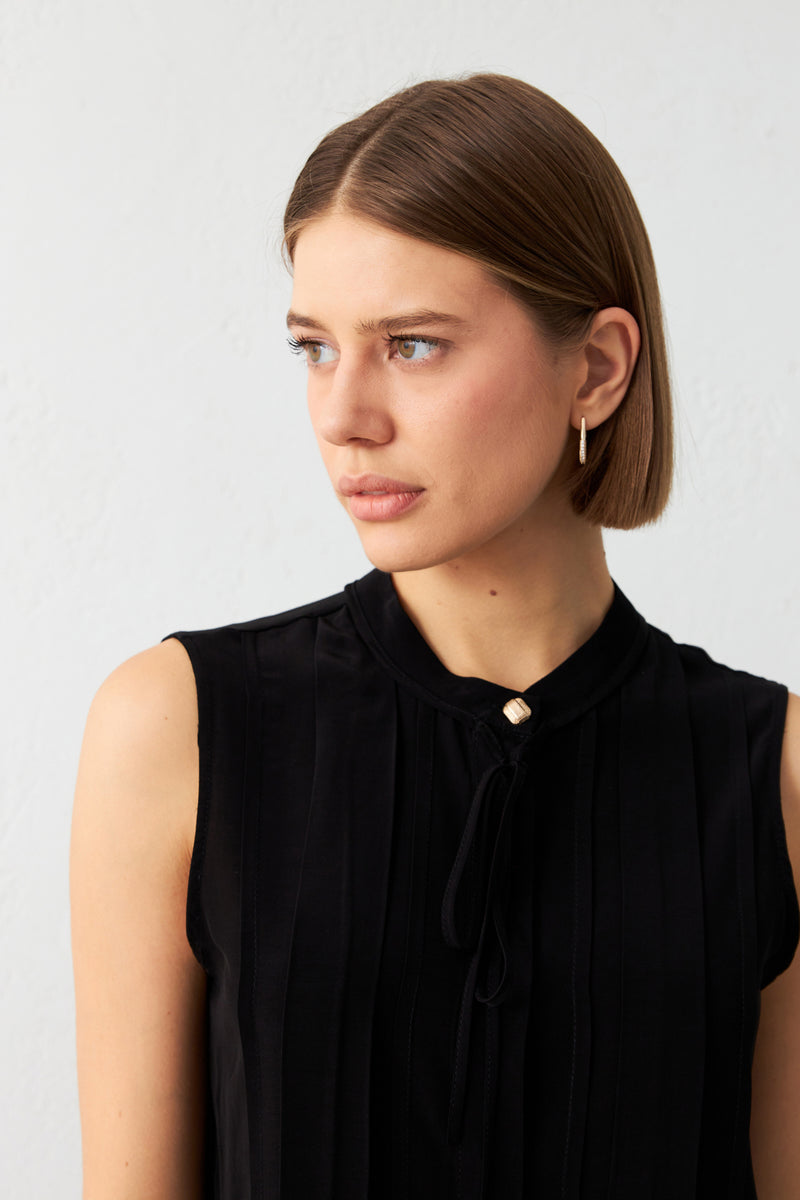 Setre Pleat Detailed Sleeveless Blouse Black