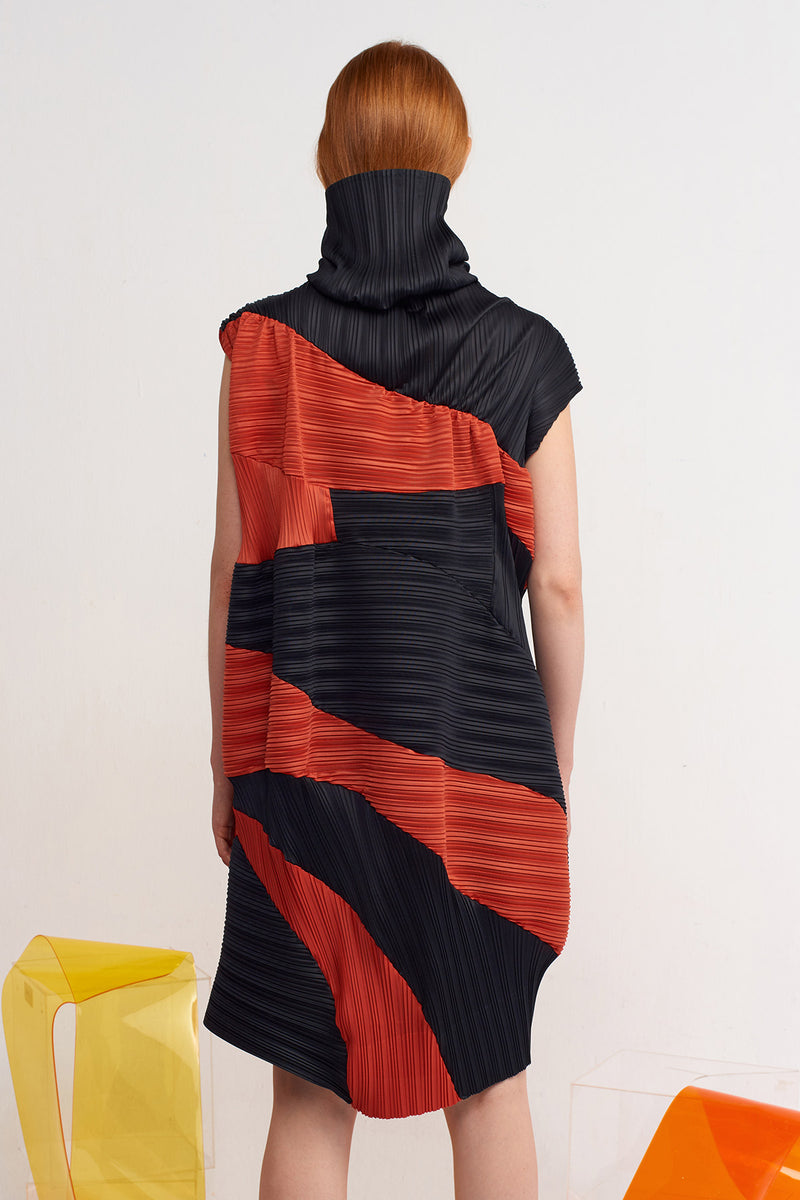 Nu Color-Blocked Pleated Short Dress Black/Orange