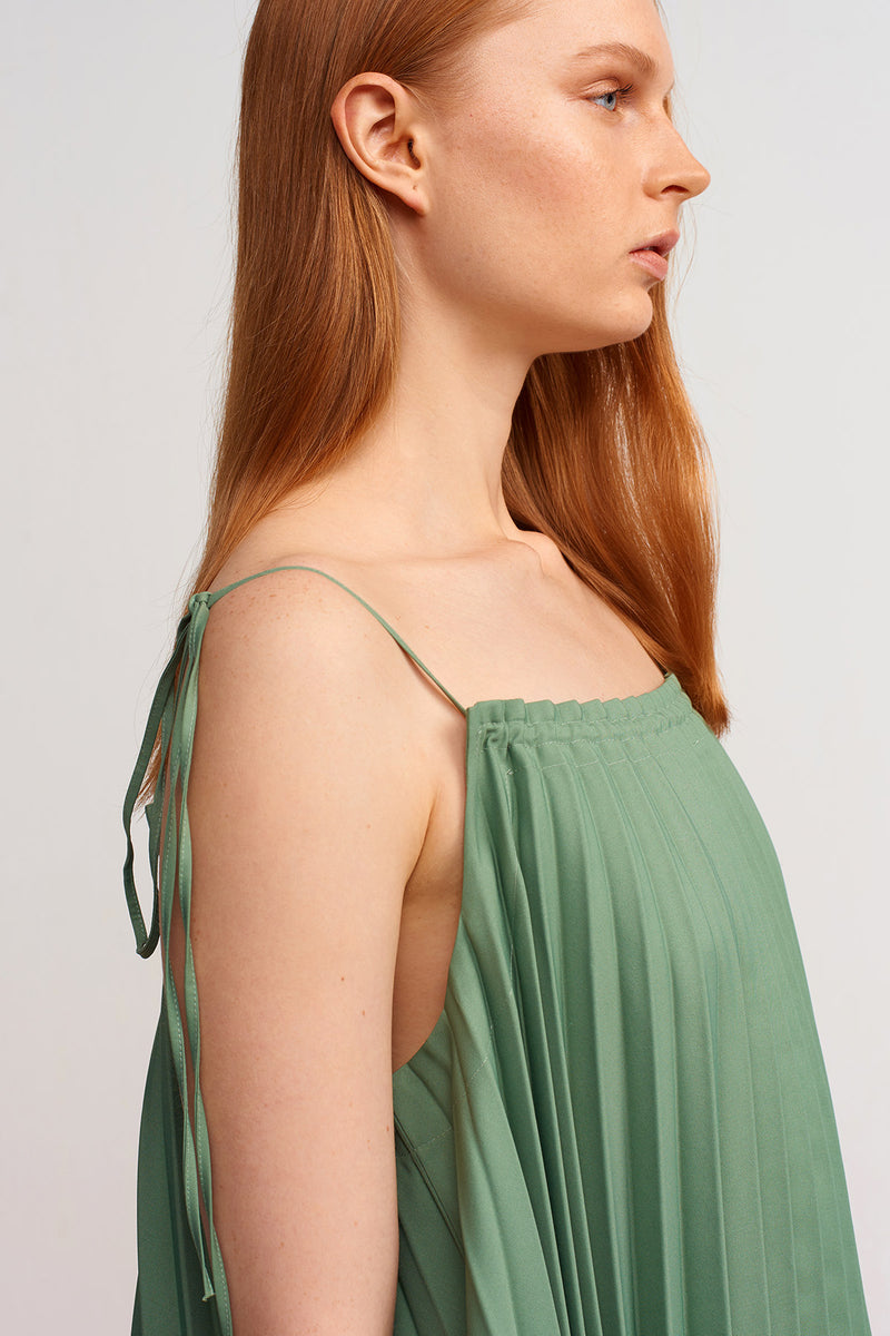 Nu Thick Pleated Color-Blocked Dress Green