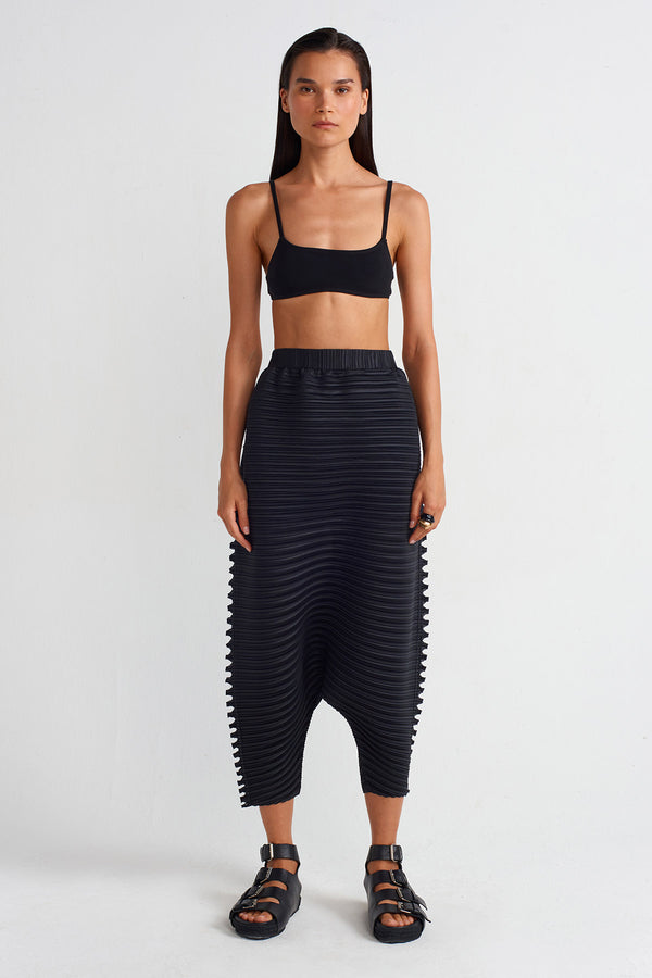 Nu Side Window Detail Pleated Harem Pants Black