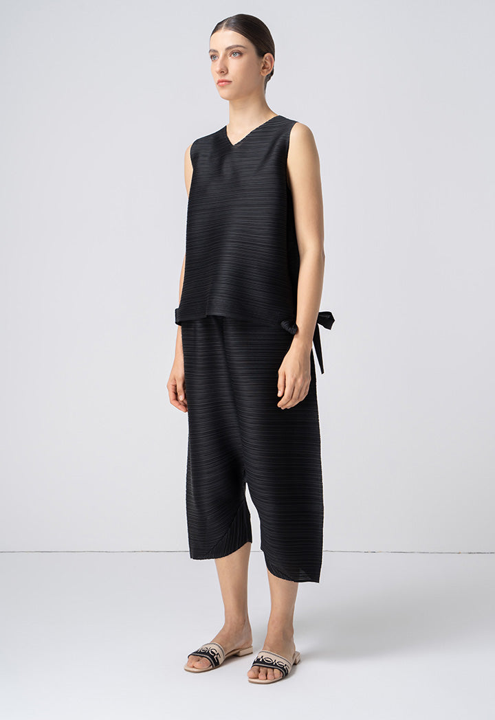 Choice Allover Pleated Top With Tie Detail Black