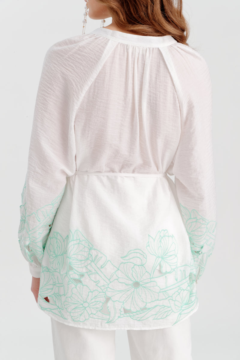 Choice Contrast Flower Embroidered Blouse Off White