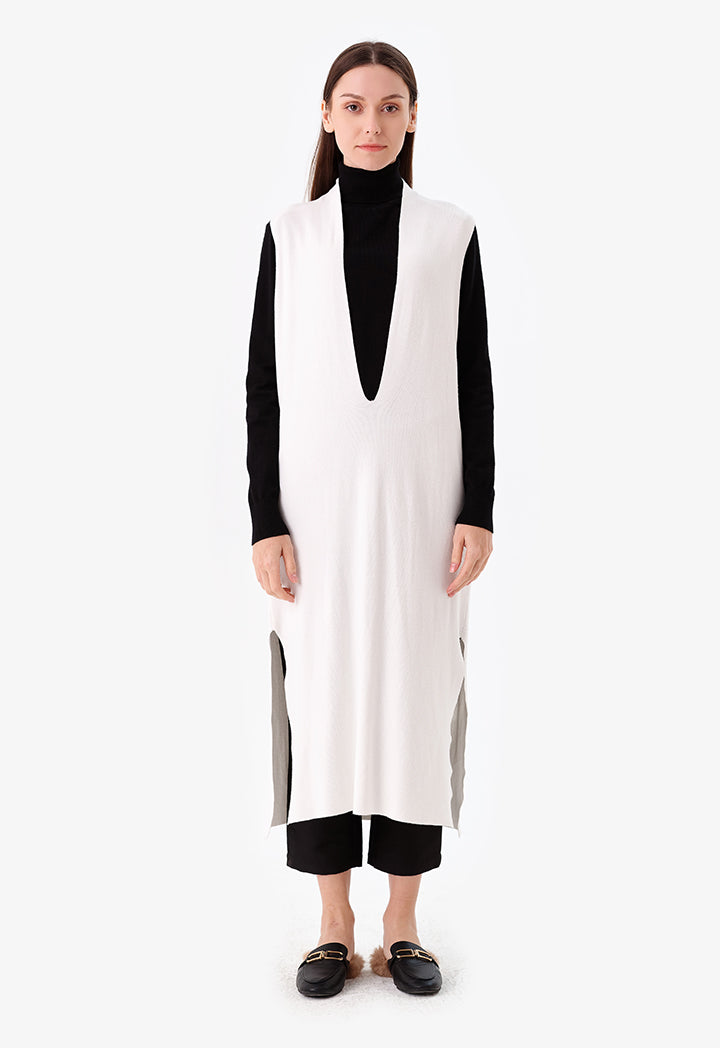 Choice Deep V-Neck Sleeveless Knitted Dress Offwhite