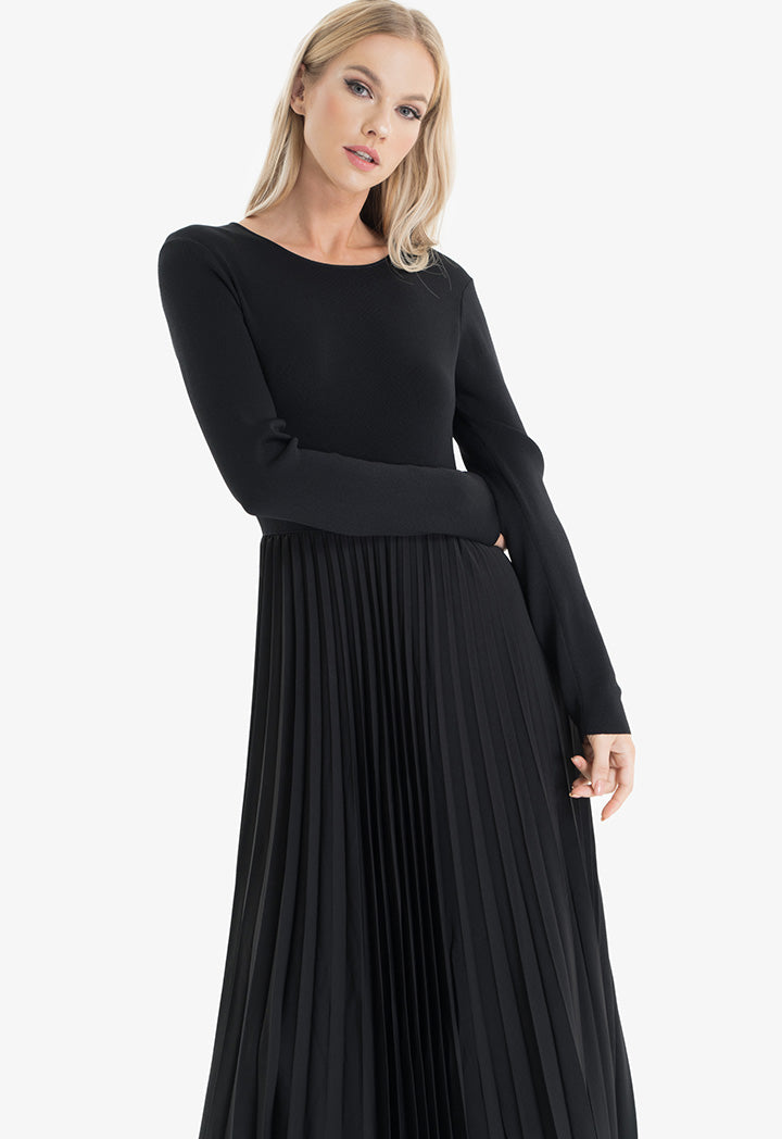 Choice Knitted Dress With Pleated Detail Black