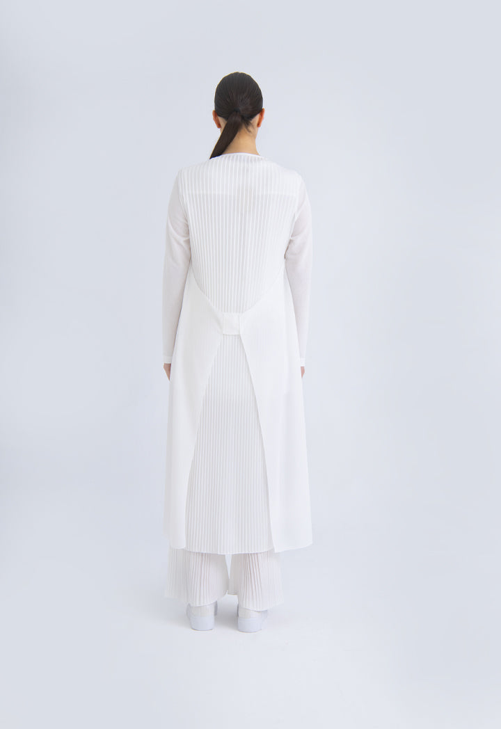 Choice Pleated Sleeveless Outerwear Off White
